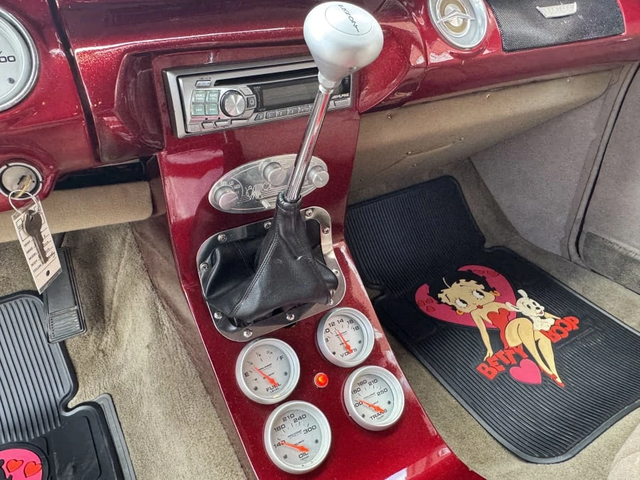 1956 Pontiac Chieftain - Image 6 of 11