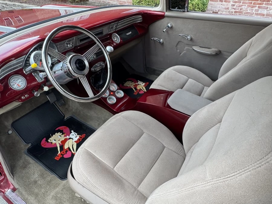 1956 Pontiac Chieftain - Image 9 of 11