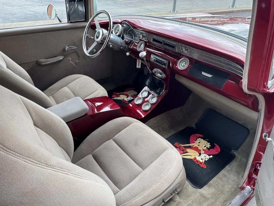 1956 Pontiac Chieftain - Image 8 of 11