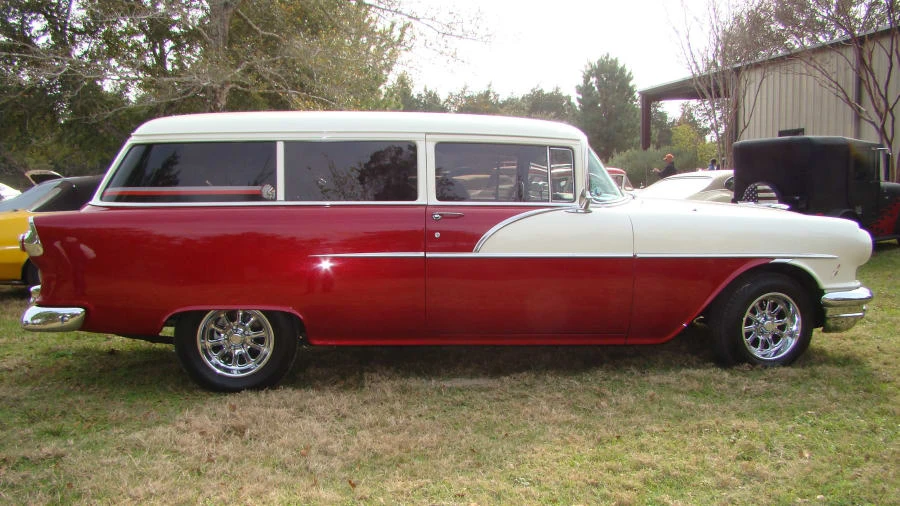 1956 Pontiac Chieftain - Image 2 of 31