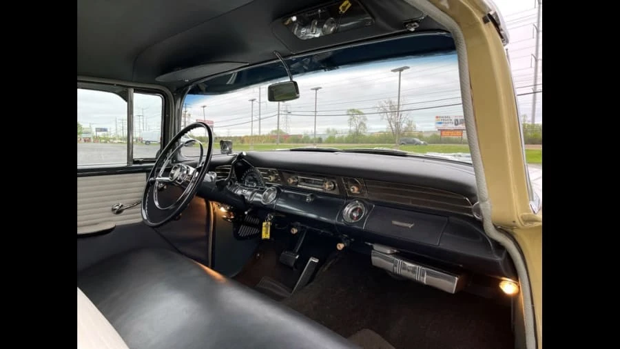1956 Pontiac Chieftain - Image 4 of 12