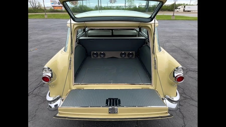 1956 Pontiac Chieftain - Image 8 of 12