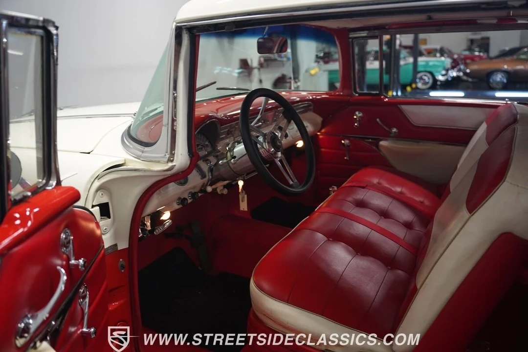 1956 Pontiac Star Chief - Image 5 of 21