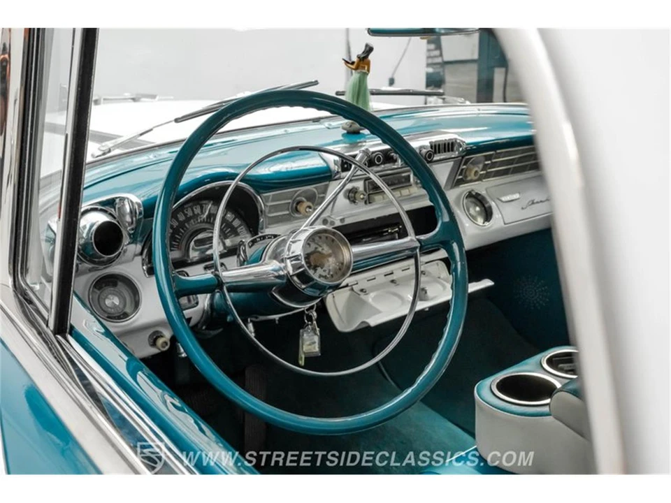 1956 Pontiac Star Chief - Image 4 of 31