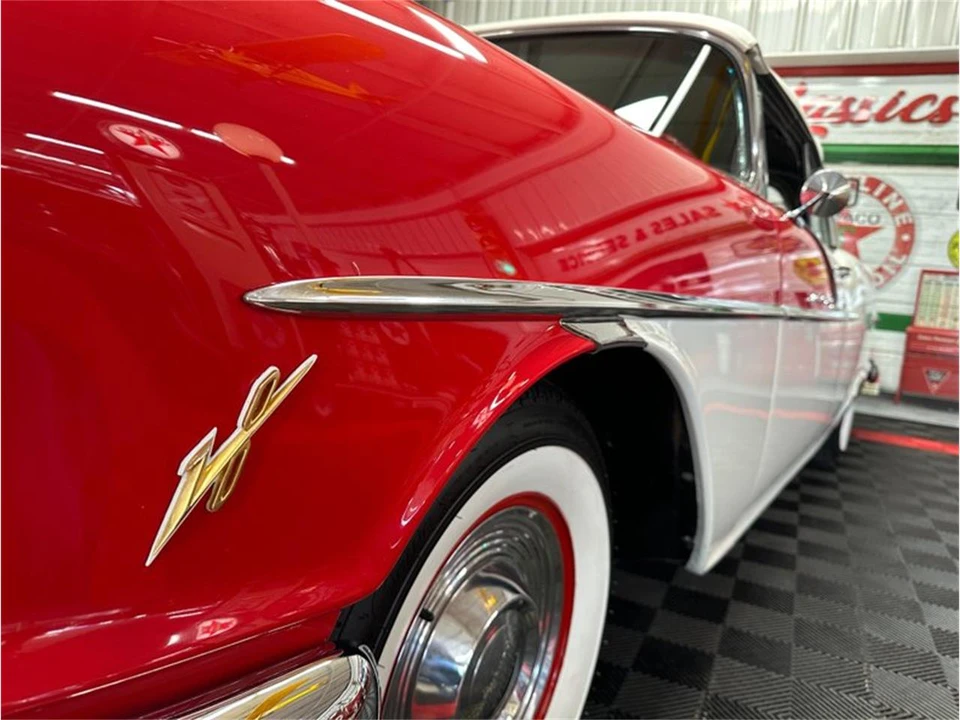 1956 Pontiac Star Chief - Image 17 of 31