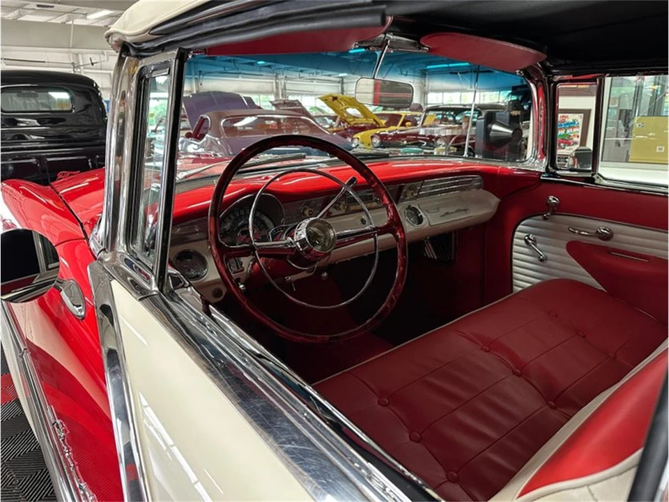 1956 Pontiac Star Chief - Image 21 of 31