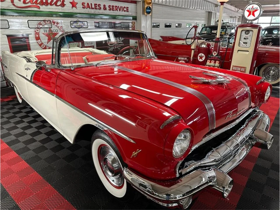 1956 Pontiac Star Chief - Image 2 of 31