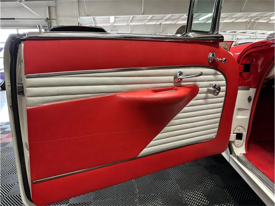 1956 Pontiac Star Chief - Image 23 of 31
