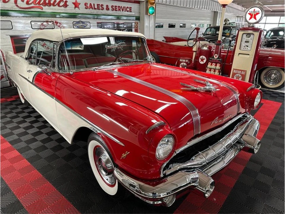 1956 Pontiac Star Chief - Image 4 of 31