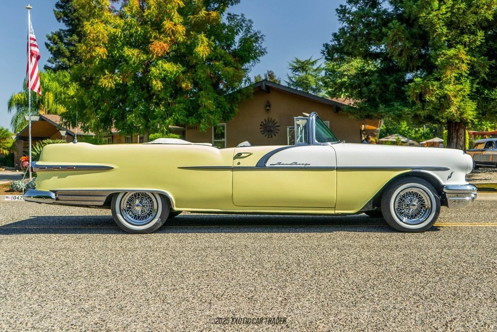 1956 Pontiac Star Chief - Image 9 of 12
