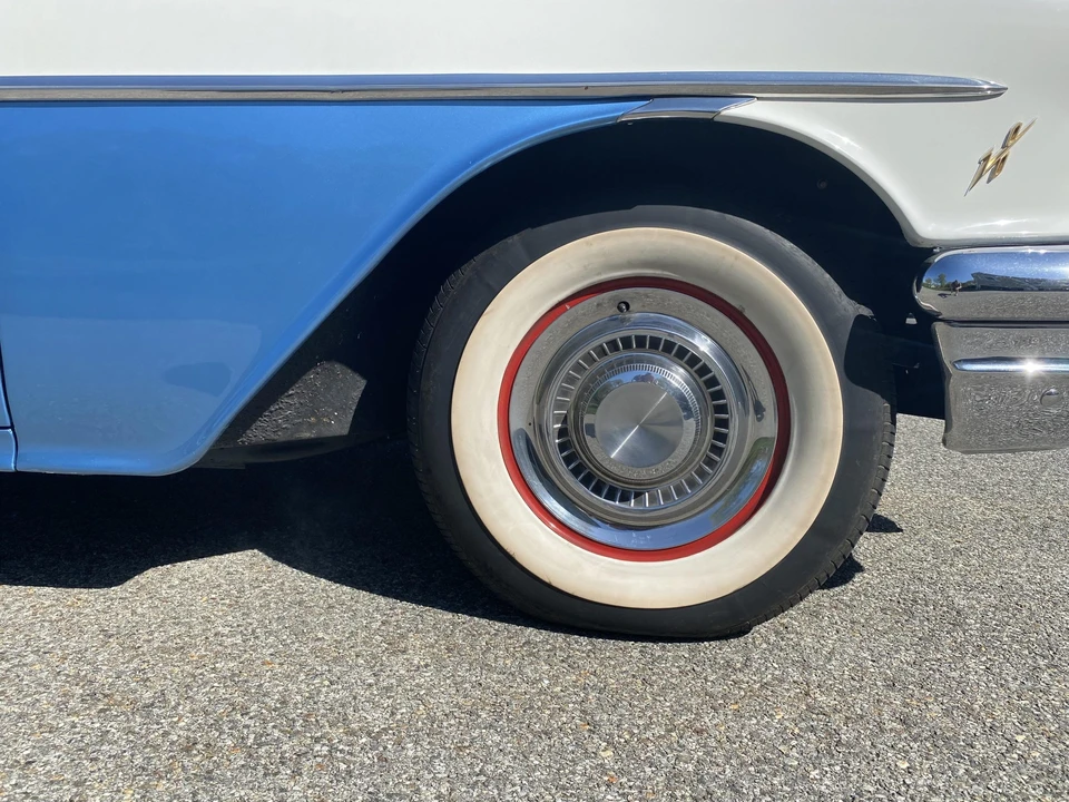 1956 Pontiac Star Chief - Image 29 of 31
