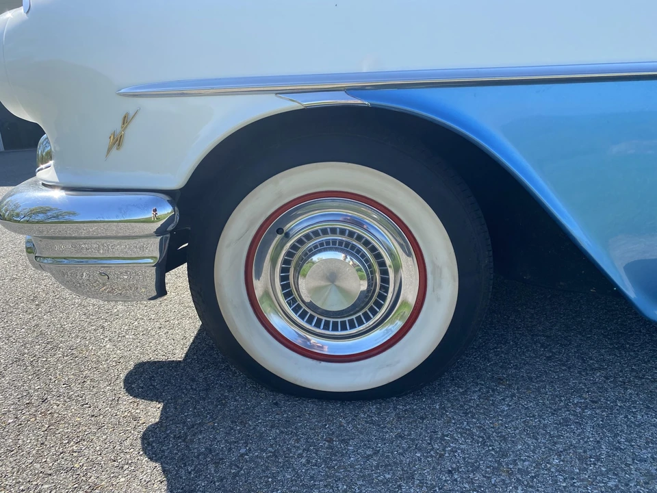 1956 Pontiac Star Chief - Image 26 of 31