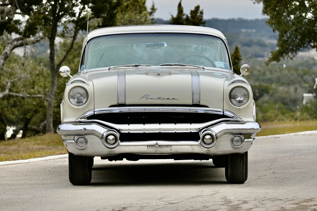 1956 Pontiac Star Chief - Image 4 of 31
