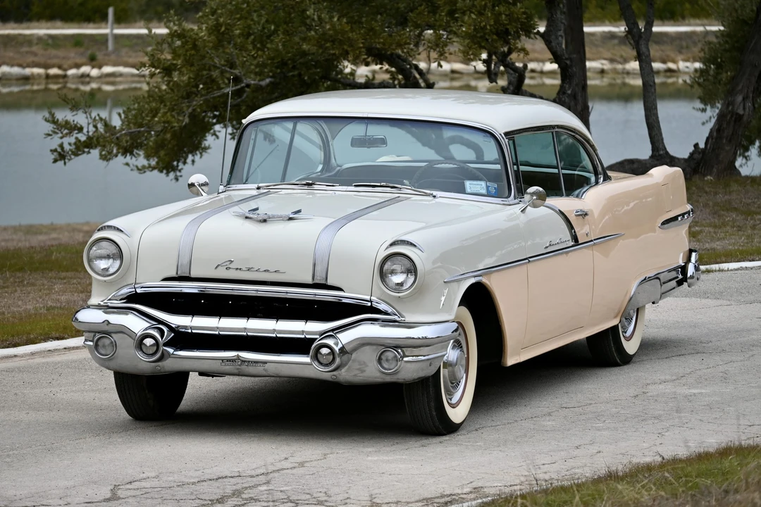1956 Pontiac Star Chief - Image 2 of 31