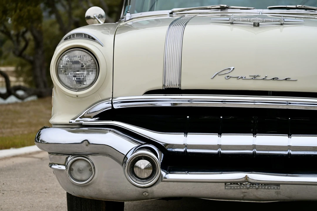 1956 Pontiac Star Chief - Image 25 of 31