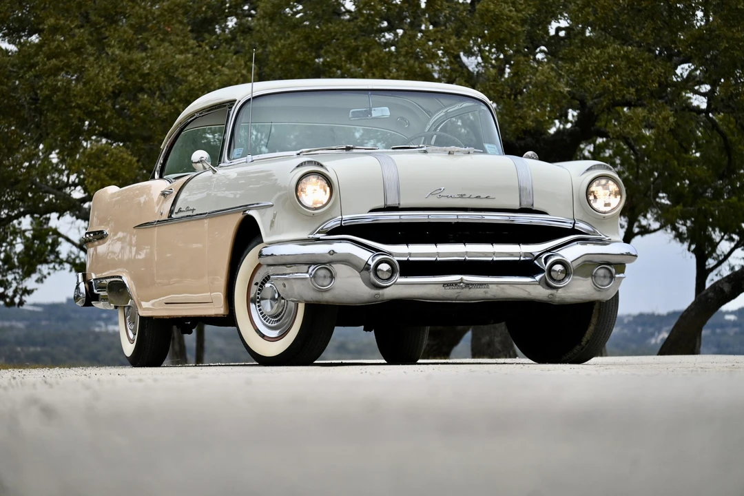 1956 Pontiac Star Chief - Image 7 of 31