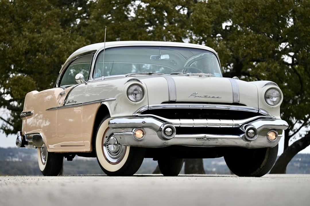 1956 Pontiac Star Chief - Image 9 of 31