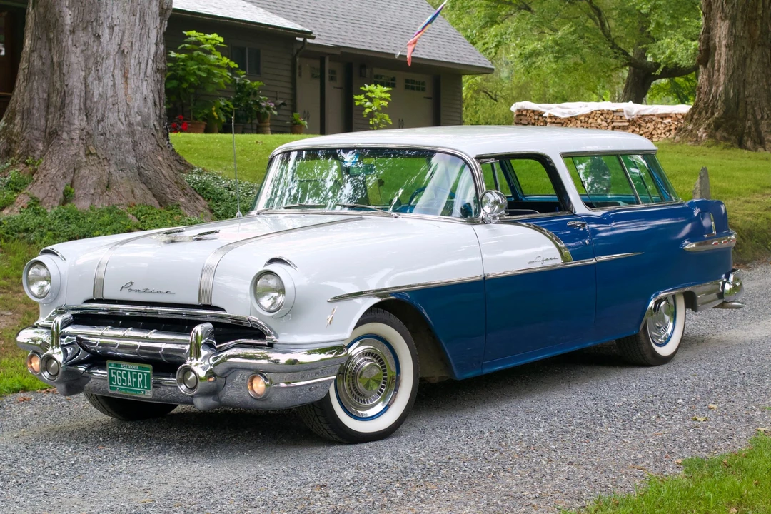 1956 Pontiac Star Chief - Image 4 of 31