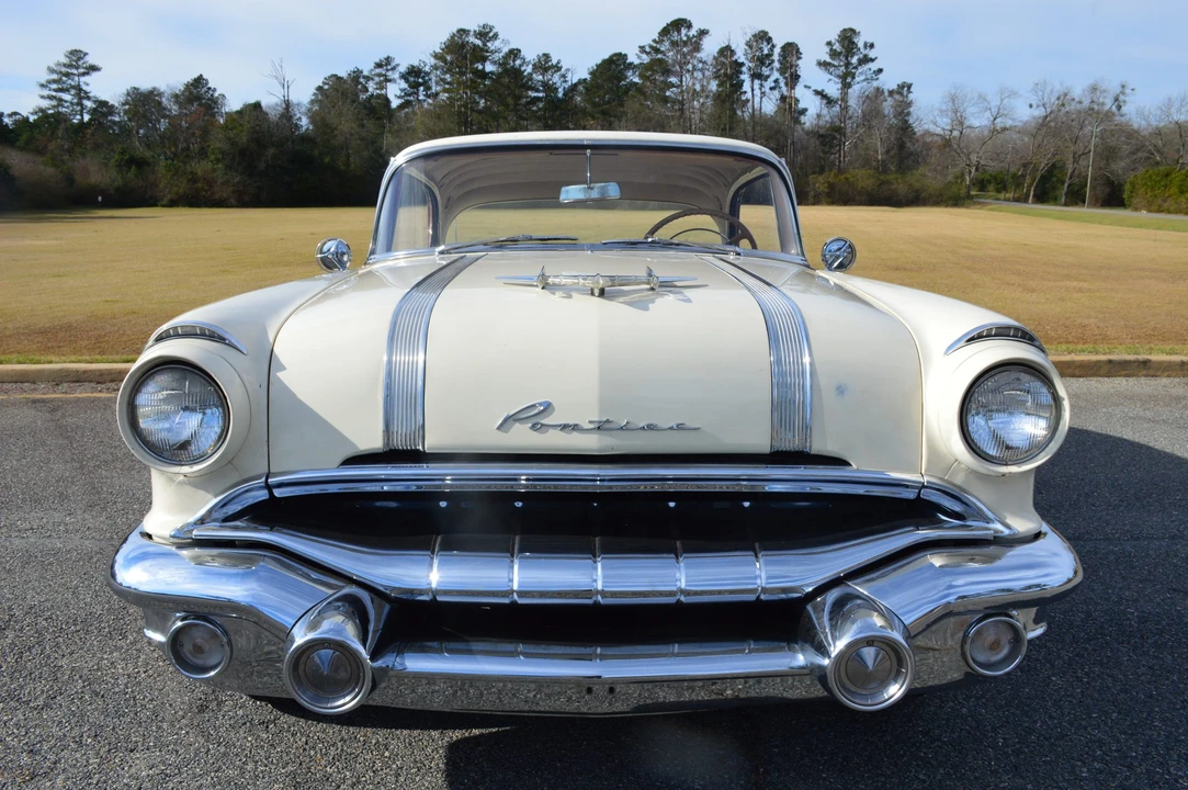 1956 Pontiac Star Chief - Image 2 of 31