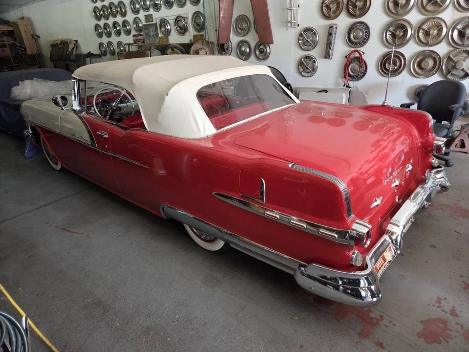 1956 Pontiac Star Chief - Image 2 of 19