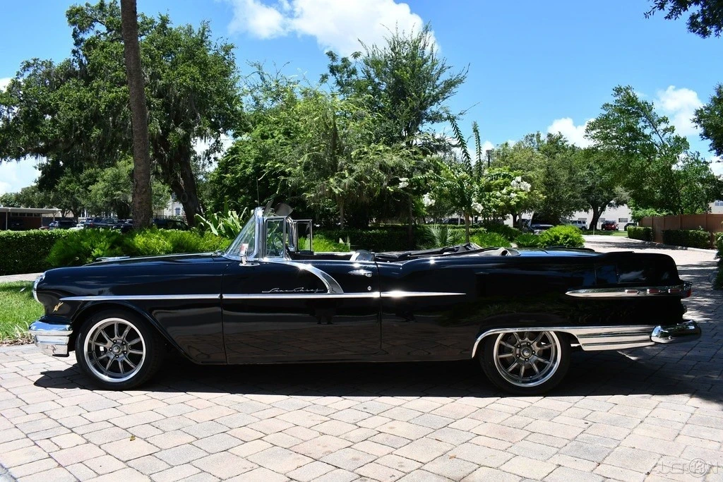 1956 Pontiac Star Chief - Image 6 of 21