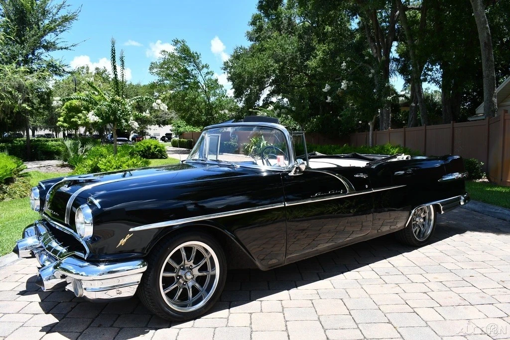 1956 Pontiac Star Chief - Image 3 of 21