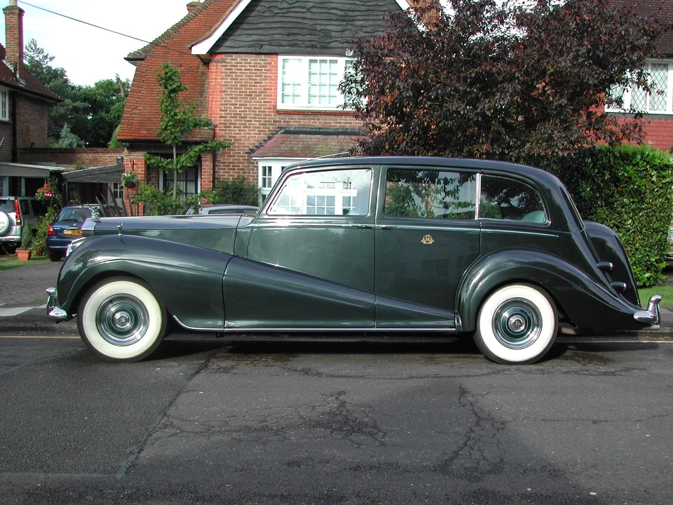 1956 Rolls-Royce Silver Wraith I - Image 3 of 13