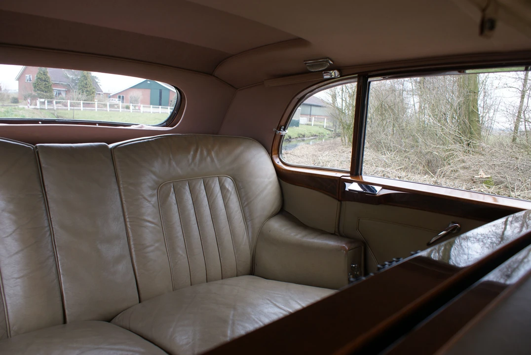 1956 Rolls-Royce Silver Wraith I - Image 16 of 24