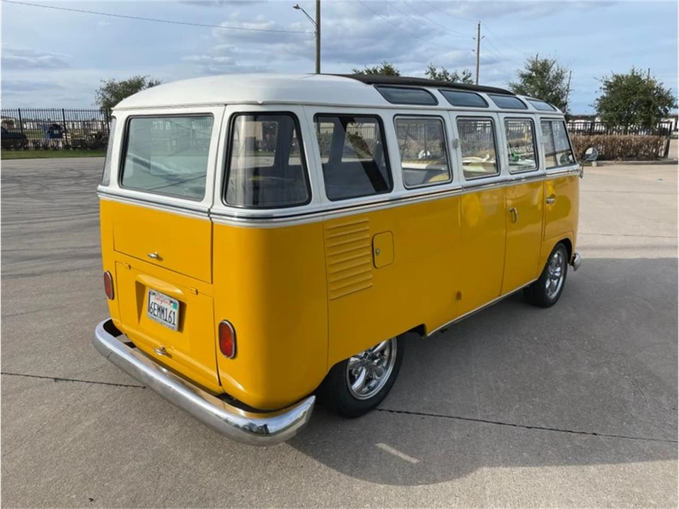 1956 Volkswagen Split-Window Bus - Image 5 of 27