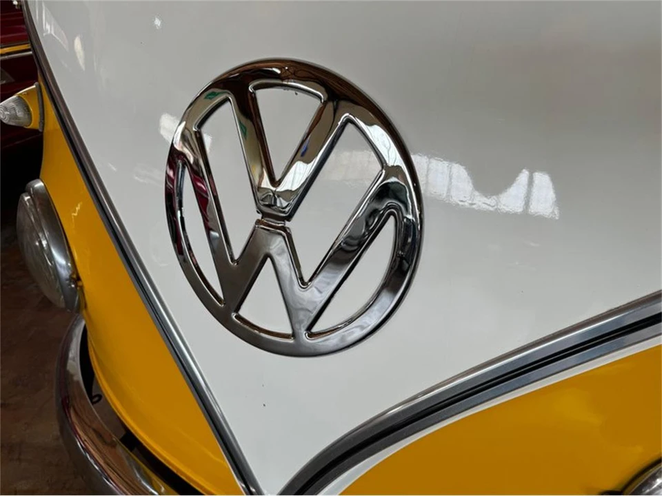 1956 Volkswagen Split-Window Bus - Image 10 of 27