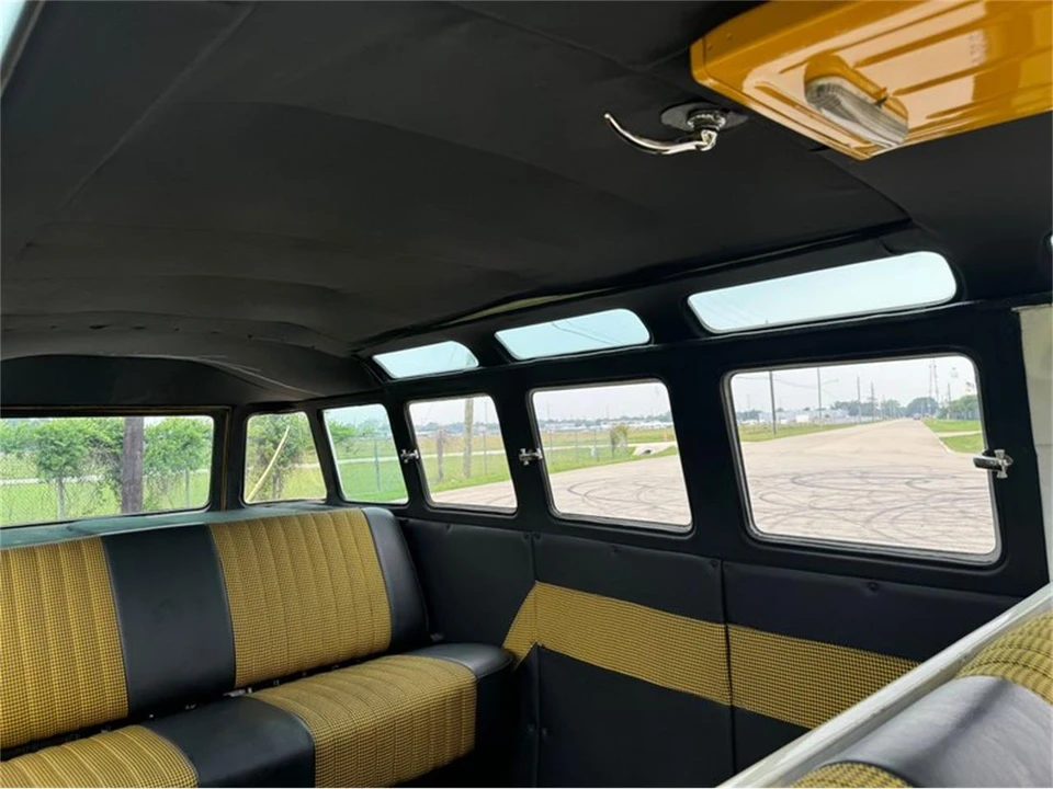1956 Volkswagen Split-Window Bus - Image 18 of 27