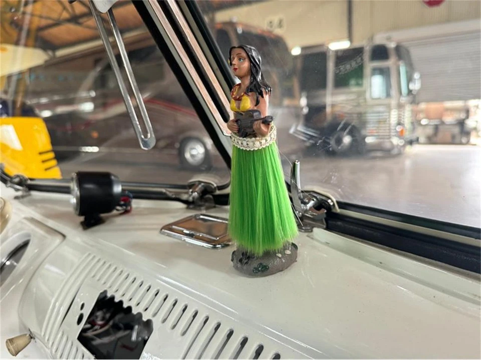 1956 Volkswagen Split-Window Bus - Image 13 of 27