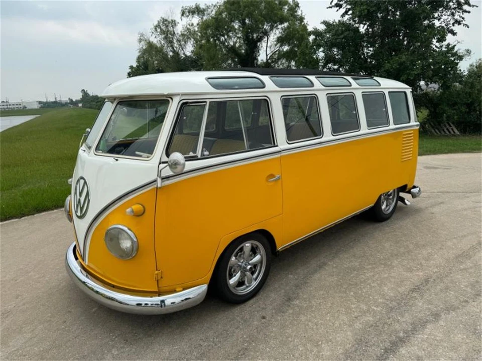 1956 Volkswagen Split-Window Bus - Image 2 of 13