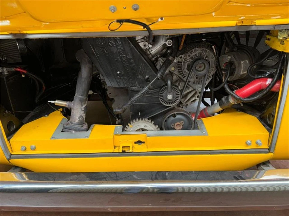 1956 Volkswagen Split-Window Bus - Image 10 of 13