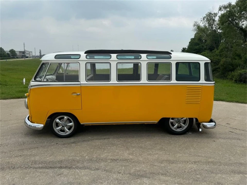 1956 Volkswagen Split-Window Bus - Image 3 of 13