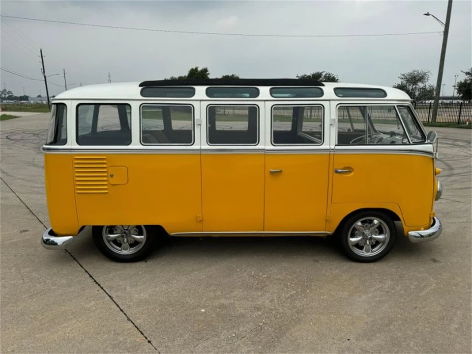 1956 Volkswagen Split-Window Bus - Image 4 of 13