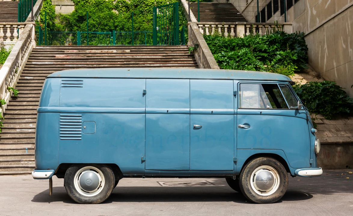 1956 Volkswagen Split-Window Bus - Image 5 of 30