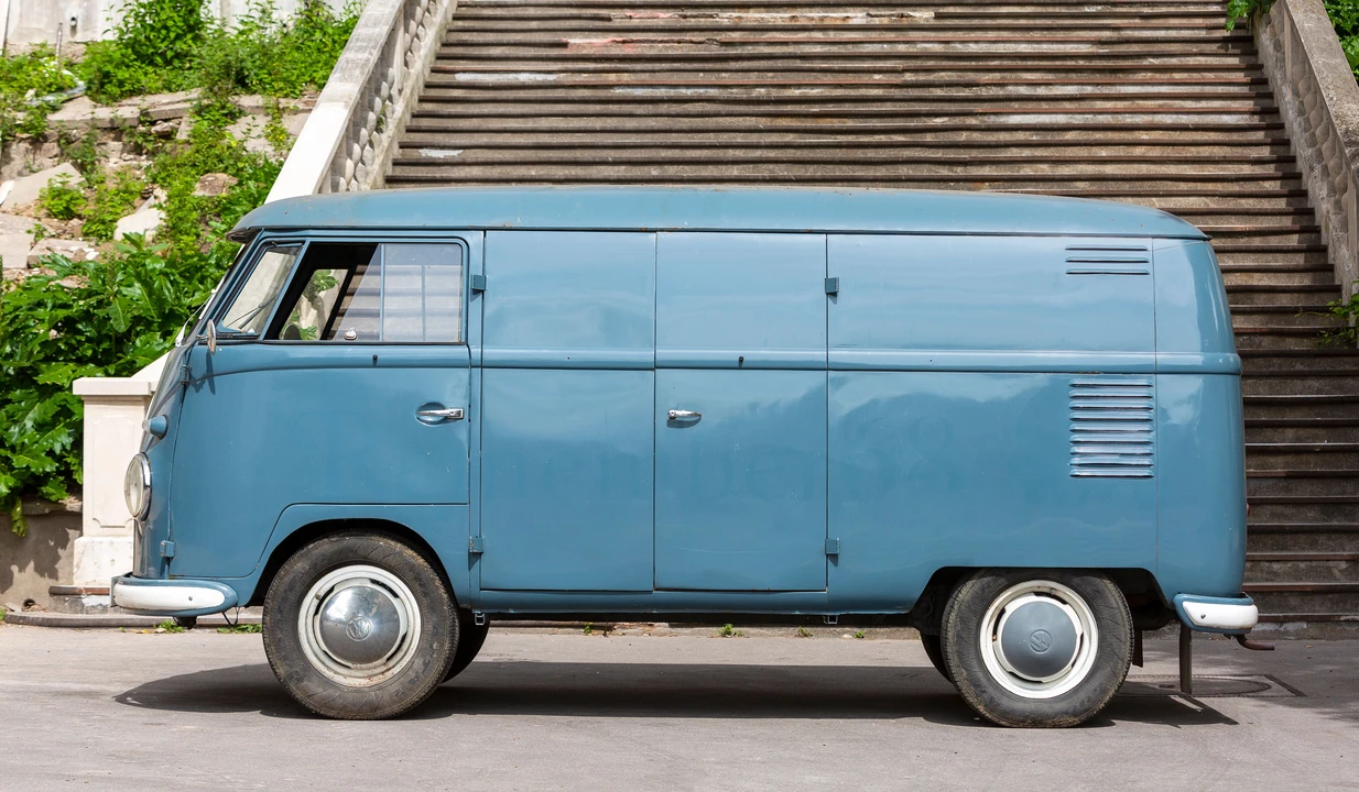 1956 Volkswagen Split-Window Bus - Image 4 of 30