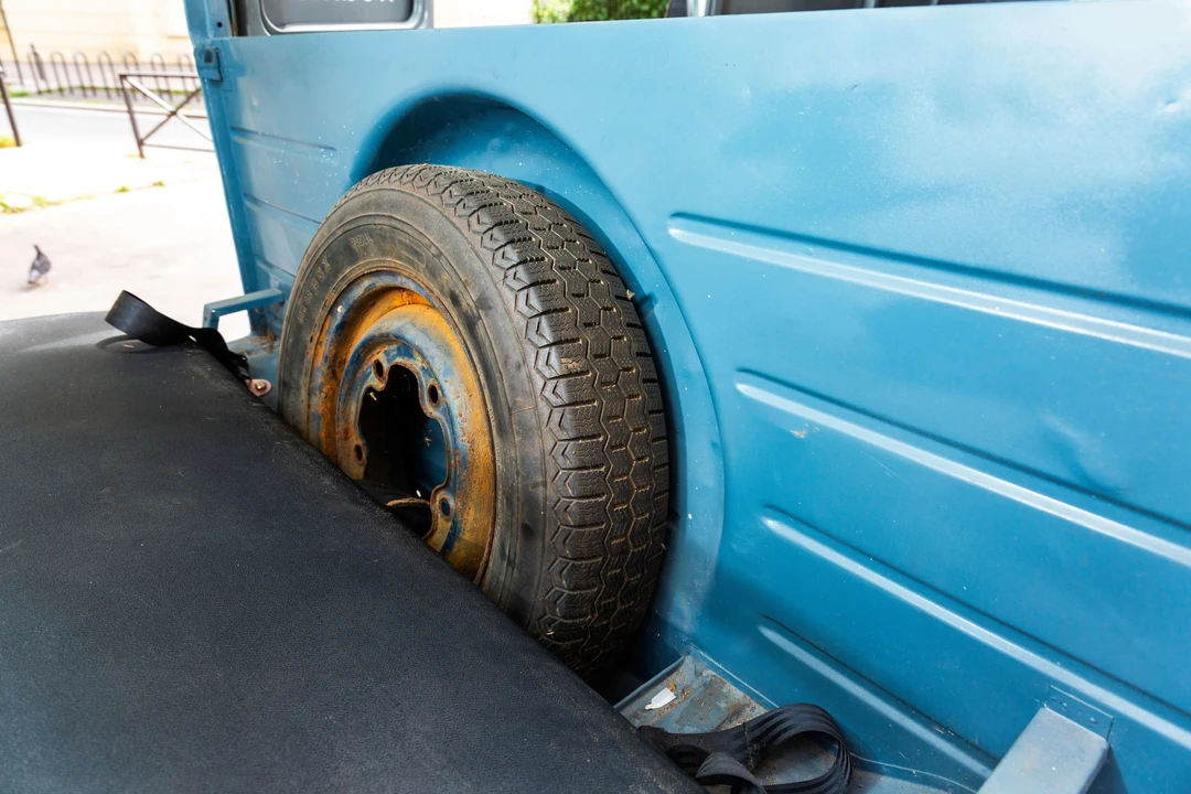 1956 Volkswagen Split-Window Bus - Image 25 of 30