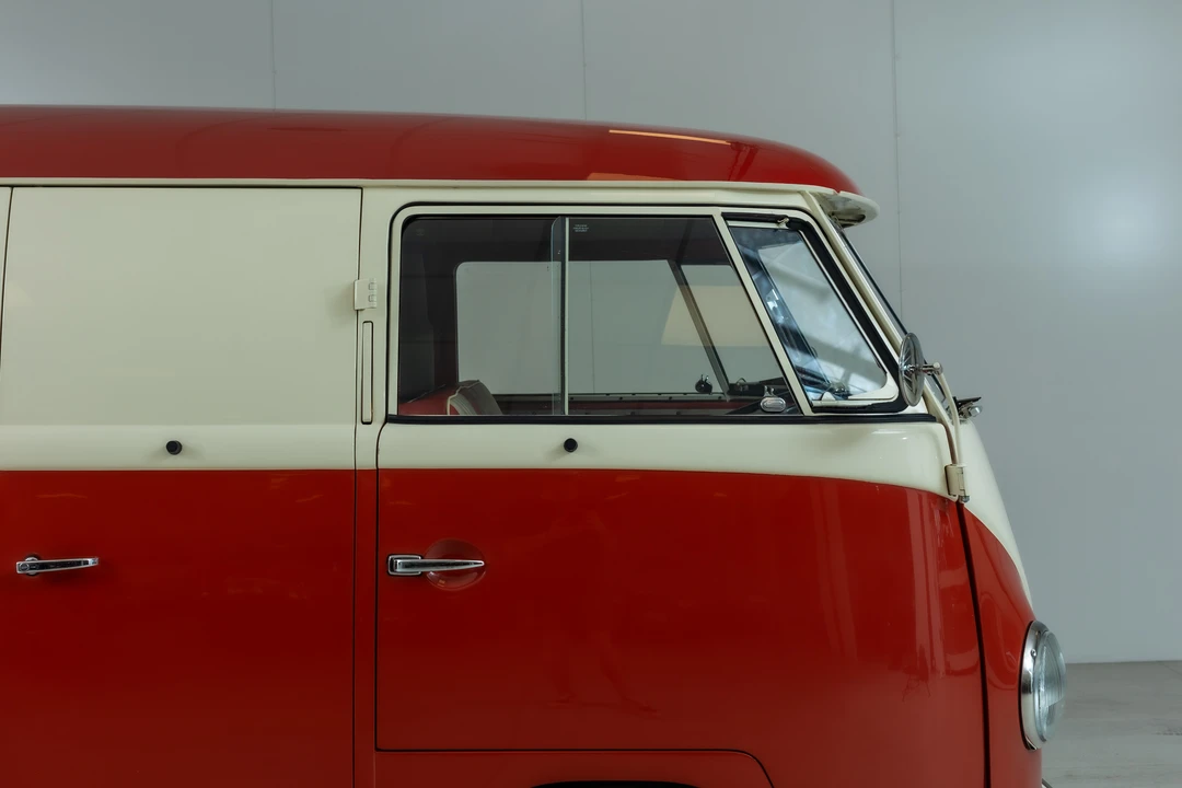 1956 Volkswagen Split-Window Bus - Image 25 of 31