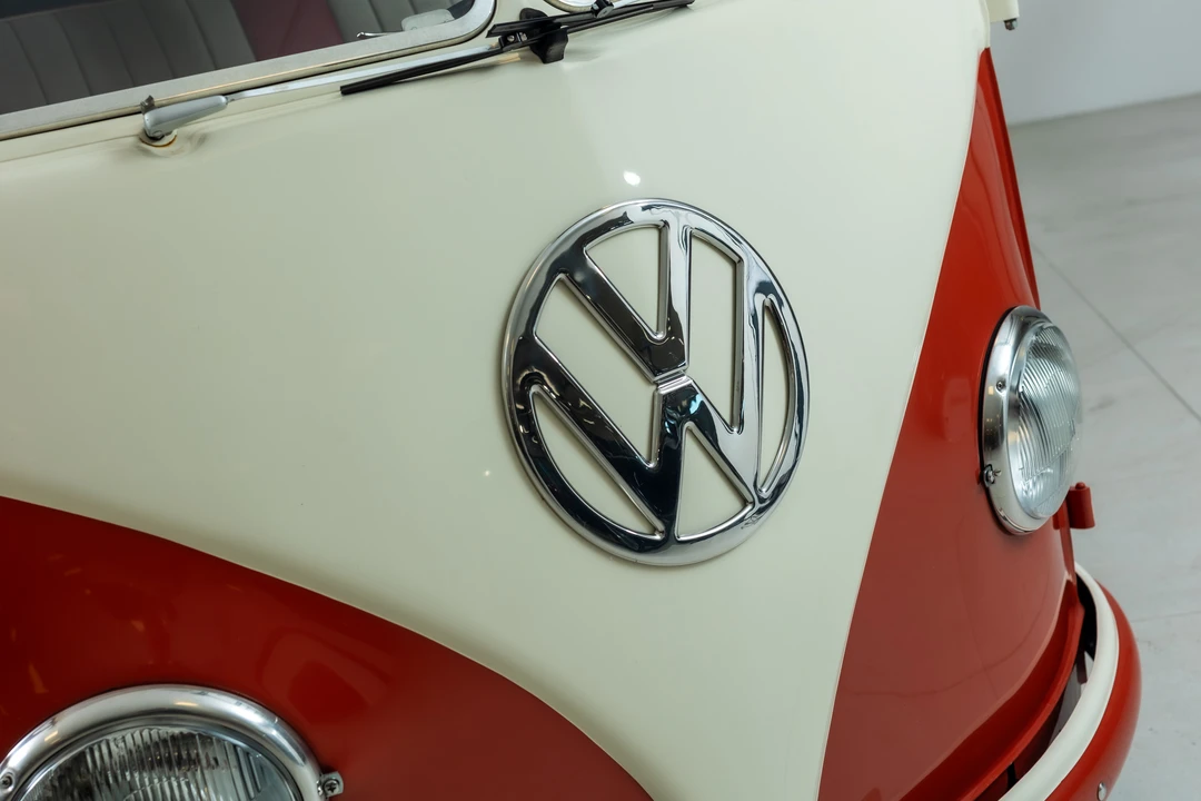 1956 Volkswagen Split-Window Bus - Image 20 of 31