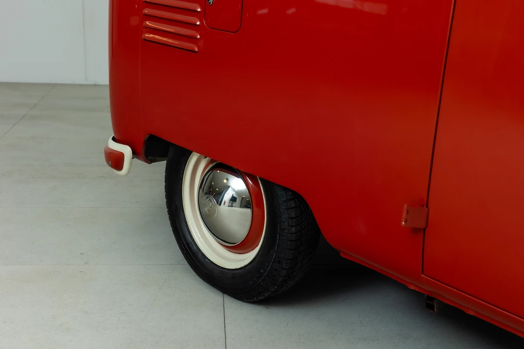 1956 Volkswagen Split-Window Bus - Image 23 of 31