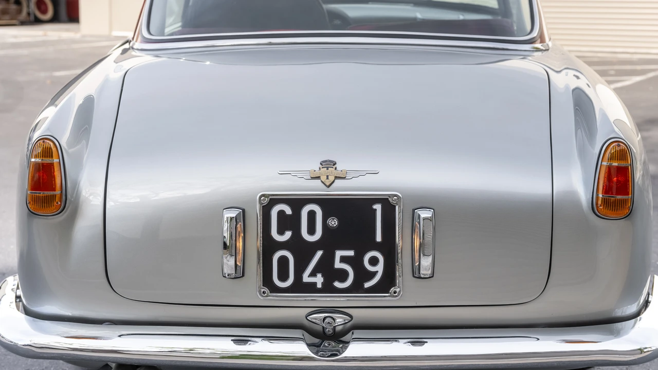 1957 Alfa Romeo 1900 - Image 13 of 31