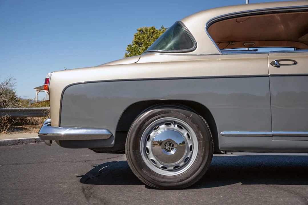 1957 Alfa Romeo 1900 - Image 28 of 31