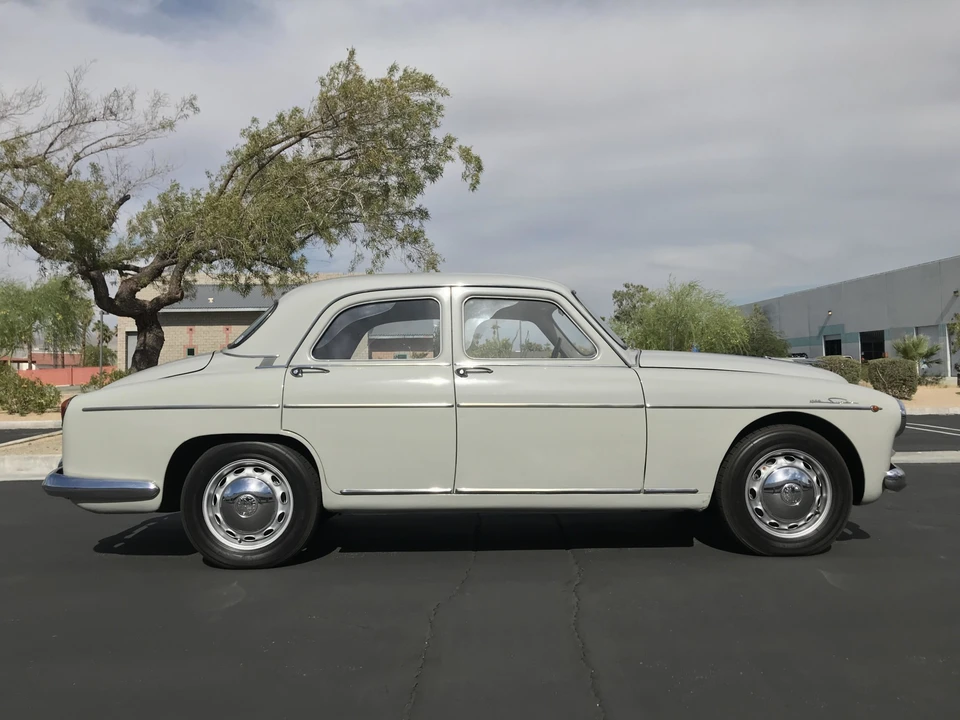 1957 Alfa Romeo 1900 - Image 18 of 31