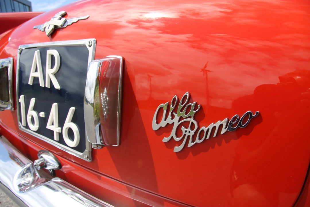 1957 Alfa Romeo 1900 - Image 16 of 31