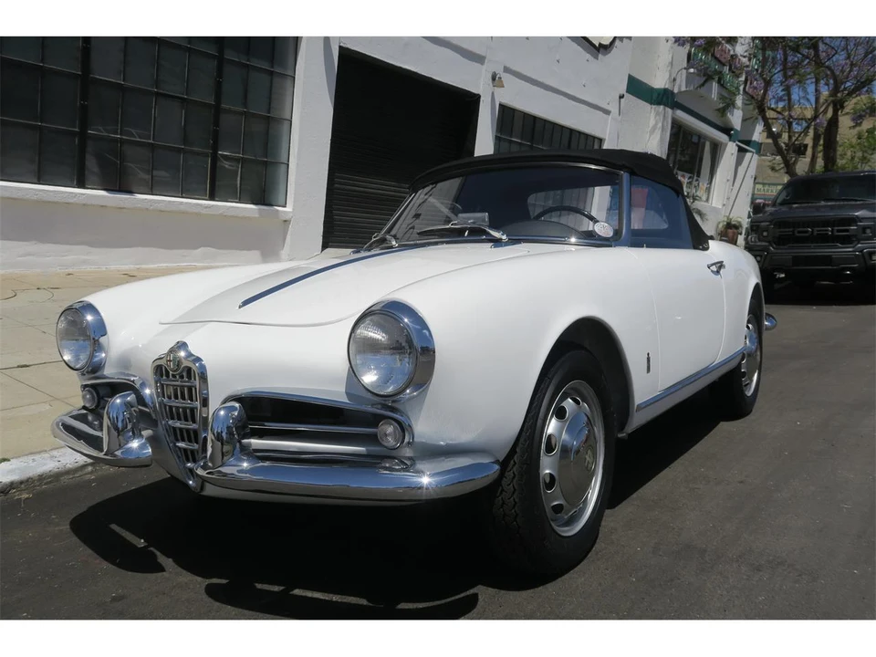 1957 Alfa Romeo Giulietta - Image 6 of 31