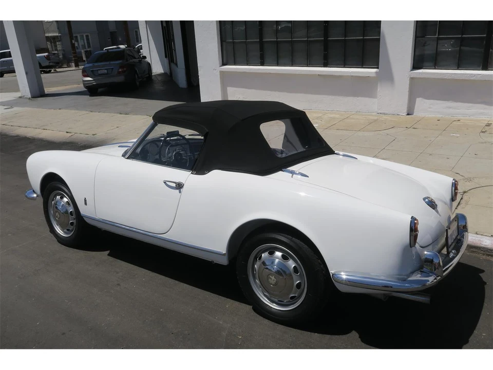 1957 Alfa Romeo Giulietta - Image 11 of 31