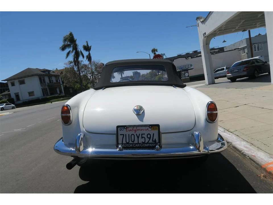1957 Alfa Romeo Giulietta - Image 17 of 31