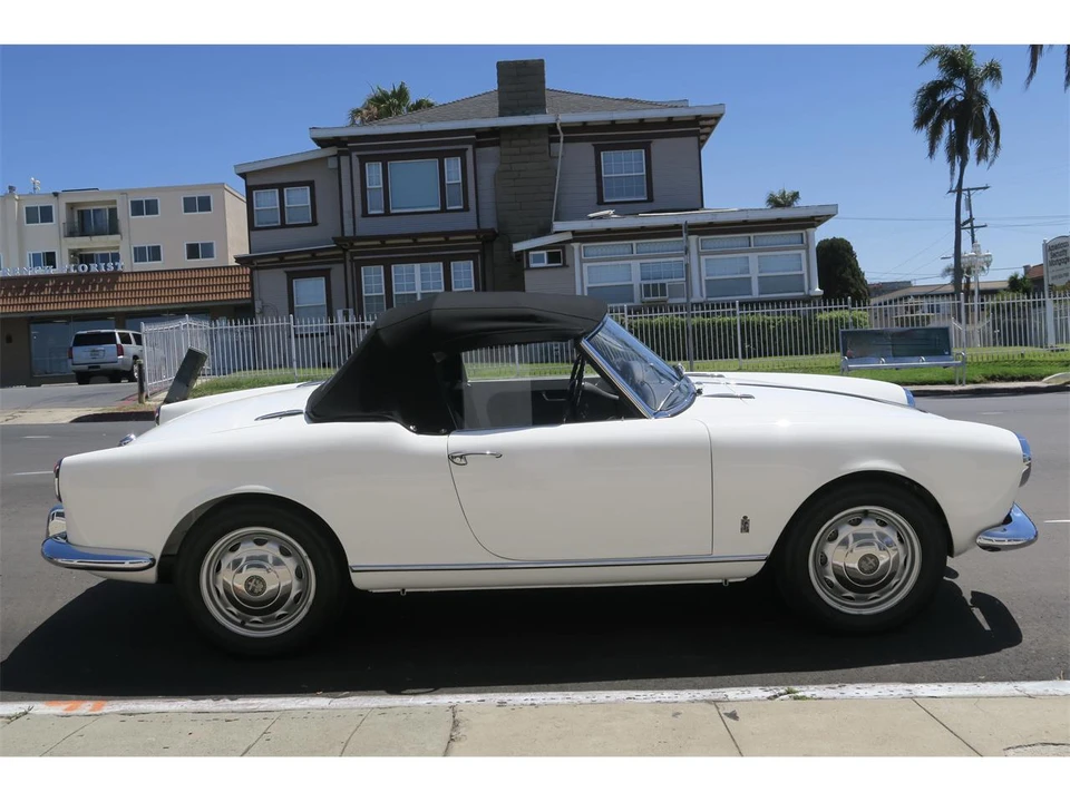 1957 Alfa Romeo Giulietta - Image 21 of 31